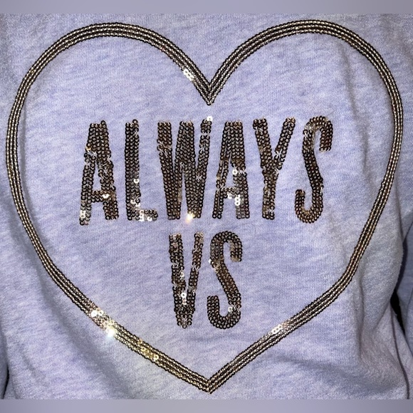 💜VICTORIAS SECRET HOODED SWEATSHIRT💜 - Picture 1 of 7